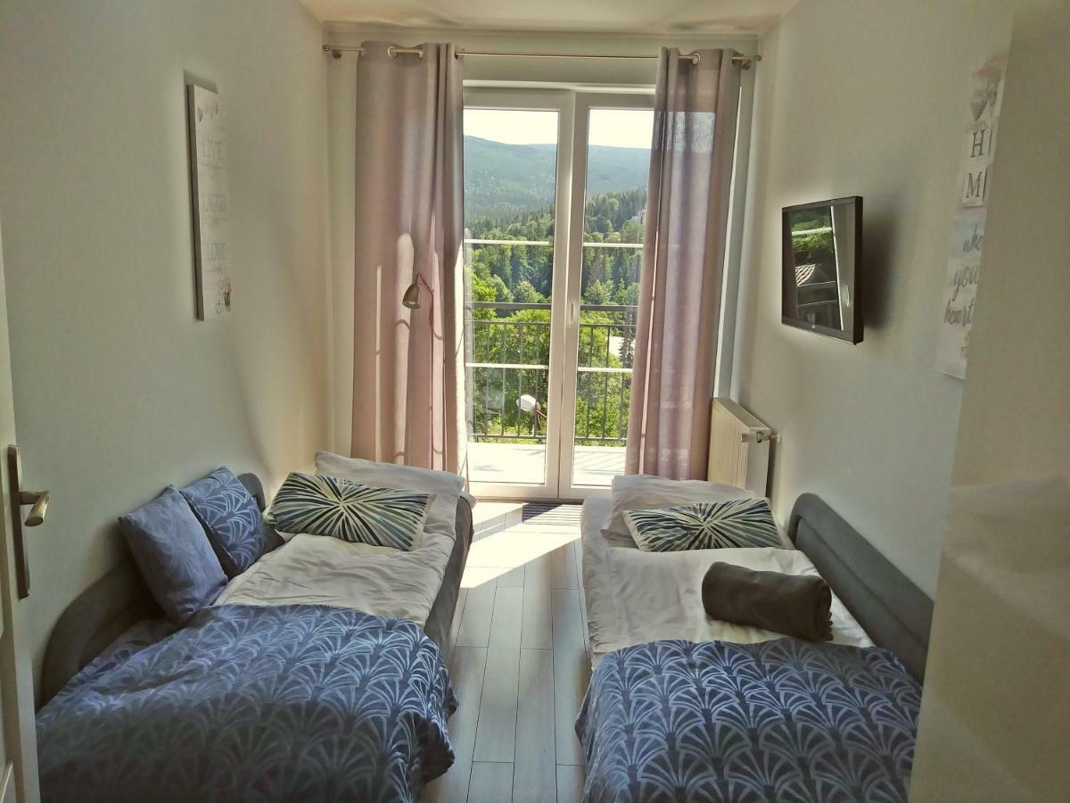 Apartamenty Amika ชกลาร์สกา ปอเรมบา ภายนอก รูปภาพ